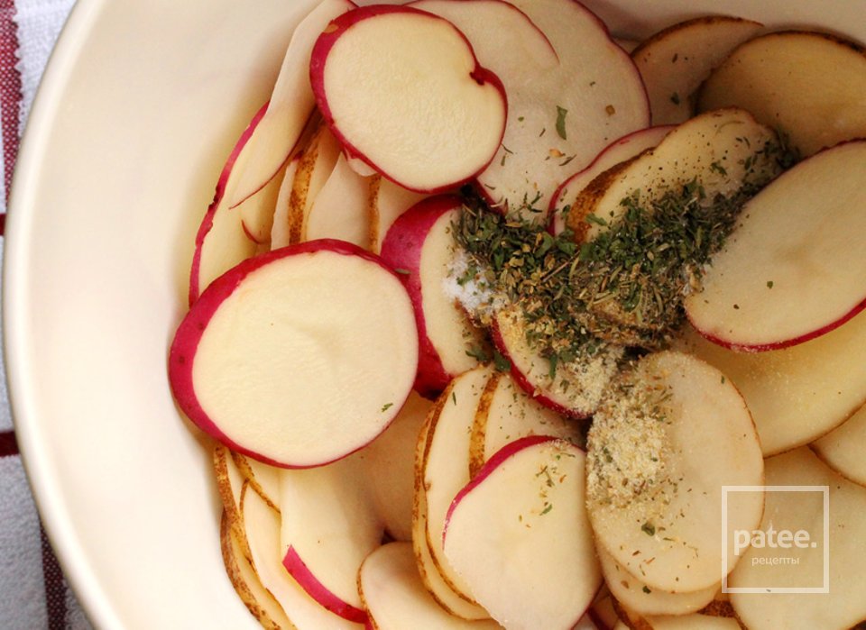 Запеченный картофель с зеленью и специями - Шаг 5