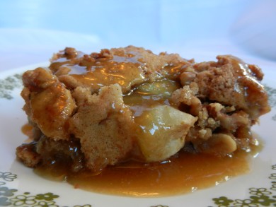 Рецепт Яблочный пирог с карамельным соусом