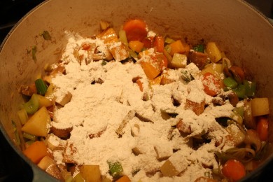 Осенний закрытый пирог с овощами - приготовление