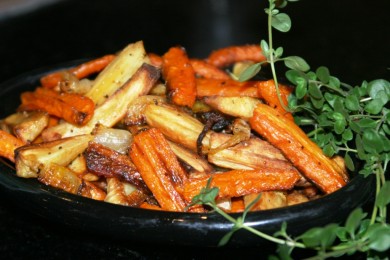 Рецепт Запеченные морковь и пастернак с луком
