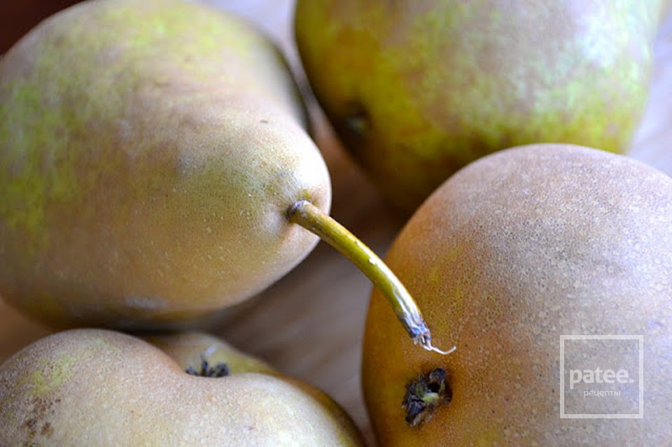 Груша-пашот в красном вине - Шаг 1