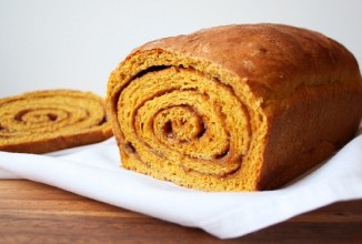 Тыквенный хлеб-рулет