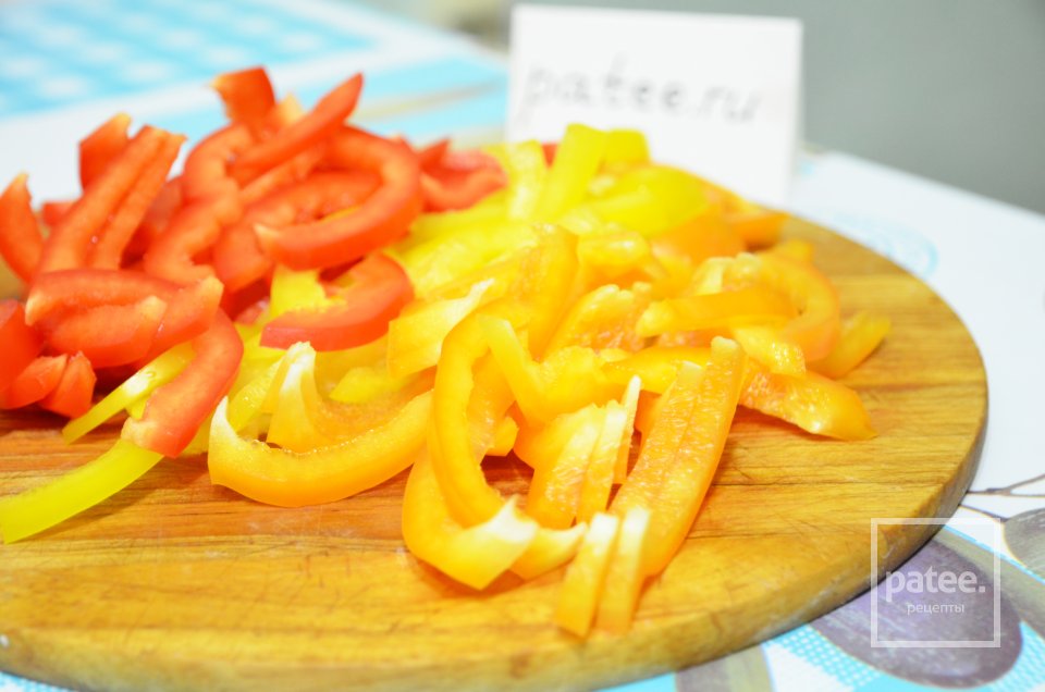 Куриный гуляш с овощами по-венгерски - Шаг 2