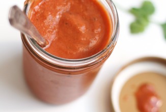 Соус с халапеньо и специями для энчилады