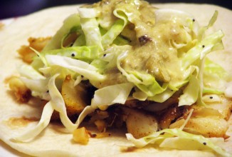 Рыбные тако с соусом чили