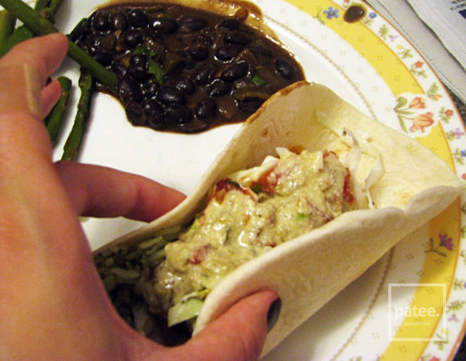 Рыбные тако с соусом чили - Шаг 7