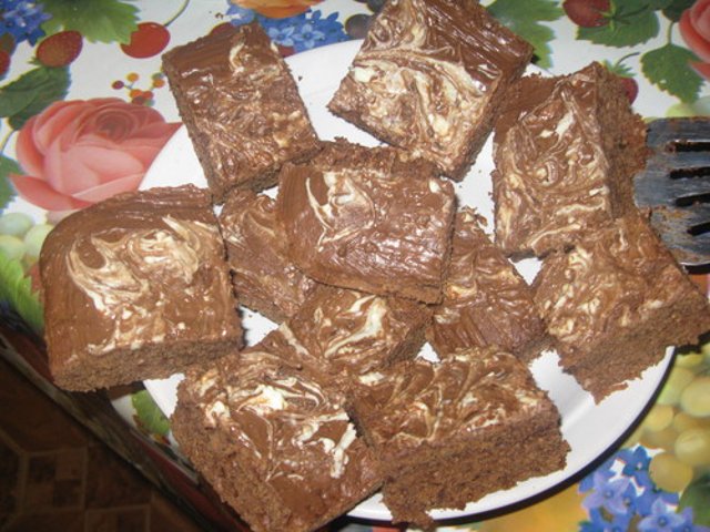 Шоколадные пирожные с лесным орехом