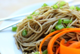 Спагетти в чесночном соусе