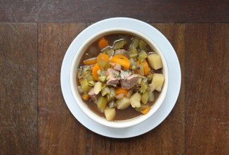 Говяжий суп с овощами