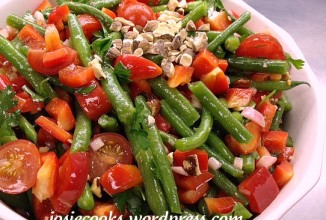 Салат из фасоли и помидоров