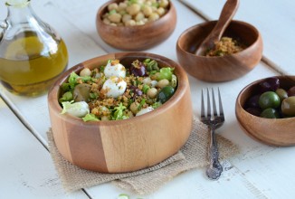 Салат с нутом и зеленью