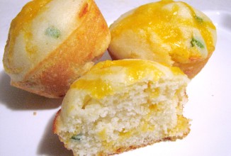 Кукурузные маффины с сыром и халапеньо