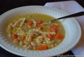 Суп с курицей и фасолью