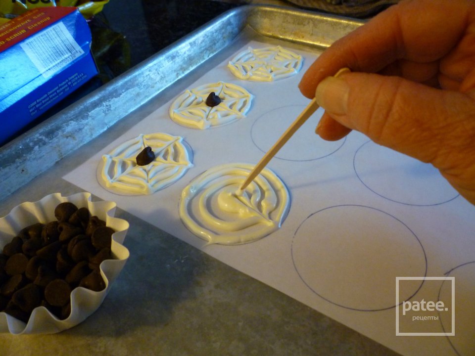 Шоколадные кексы с начинкой на Хэллоуин - Шаг 15