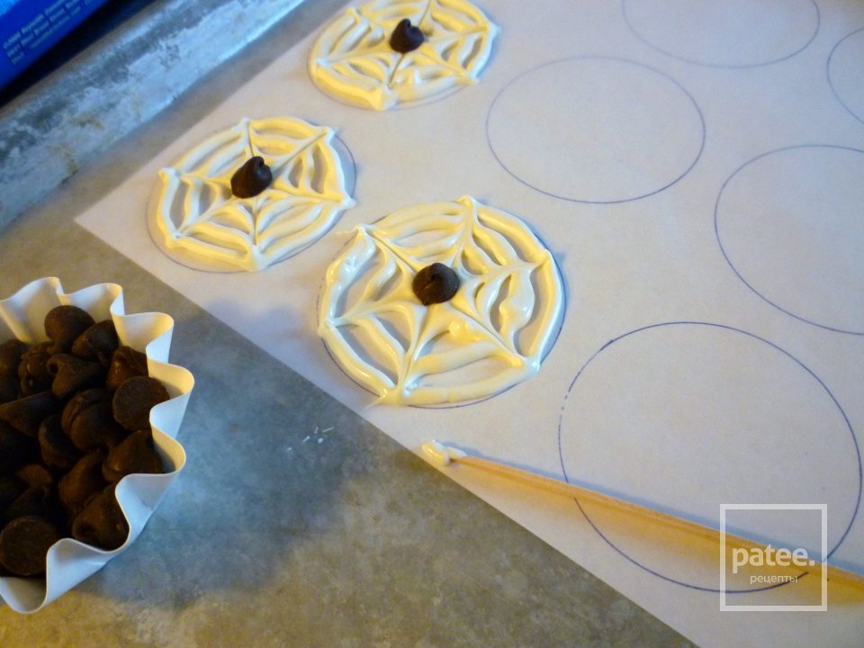 Шоколадные кексы с начинкой на Хэллоуин - Шаг 16