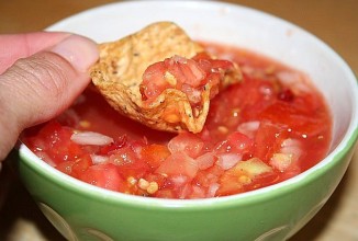 Сальса из помидоров с лаймом