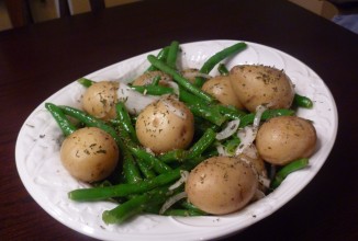 Картофель с зеленой фасолью