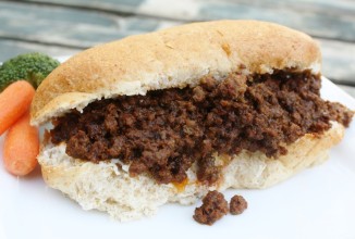 Бутерброды с мясом в остром соусе