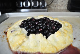 Черничная шарлотка