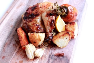 Запеченная курица с морковью и картофелем