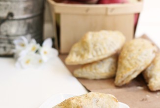 Яблочные пирожки