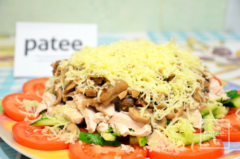Слоёный салат с курицей и грибами - Шаг 10