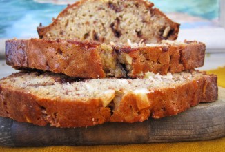 Банановый хлеб с миндалем