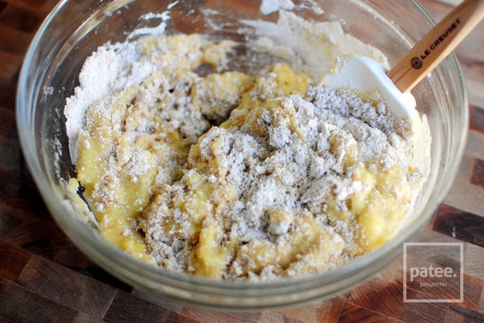 Банановые пончики с глазурью - Шаг 8