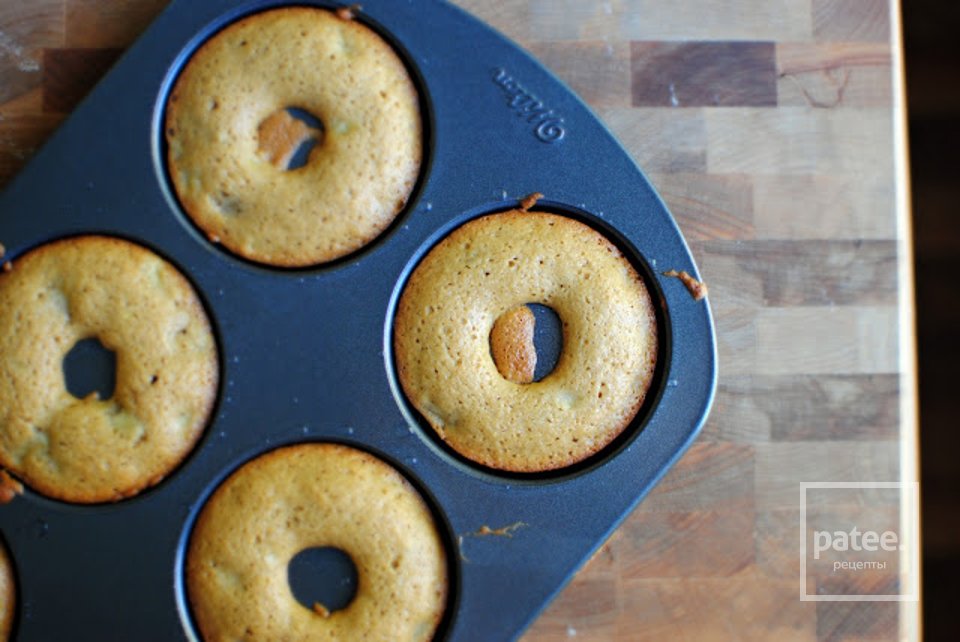 Банановые пончики с глазурью - Шаг 10