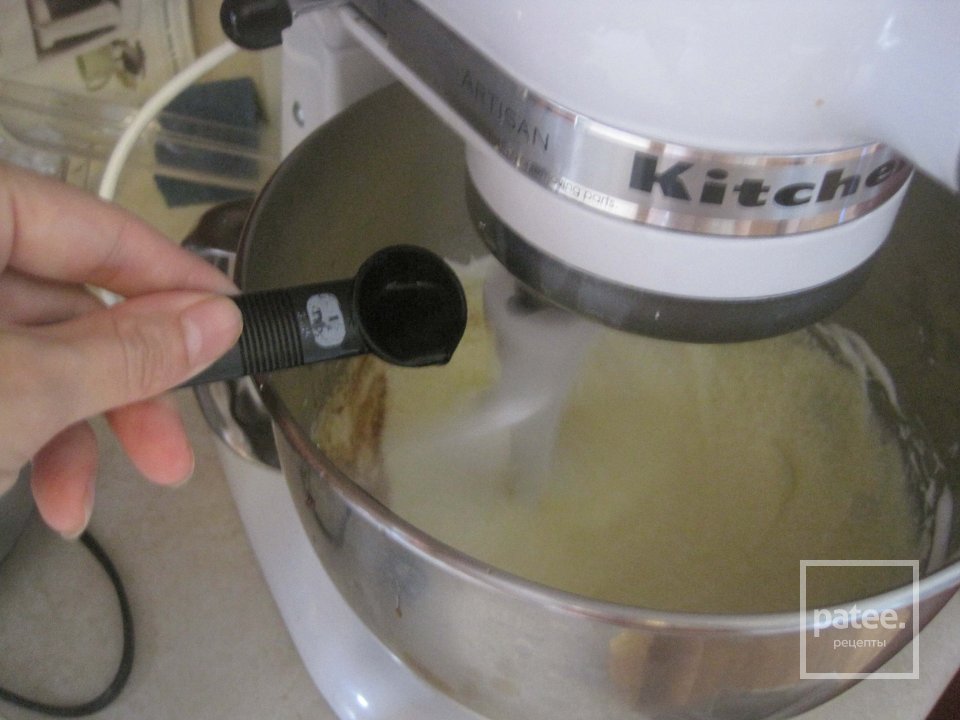 Яблочный пирог с орехами и беконом - Шаг 8