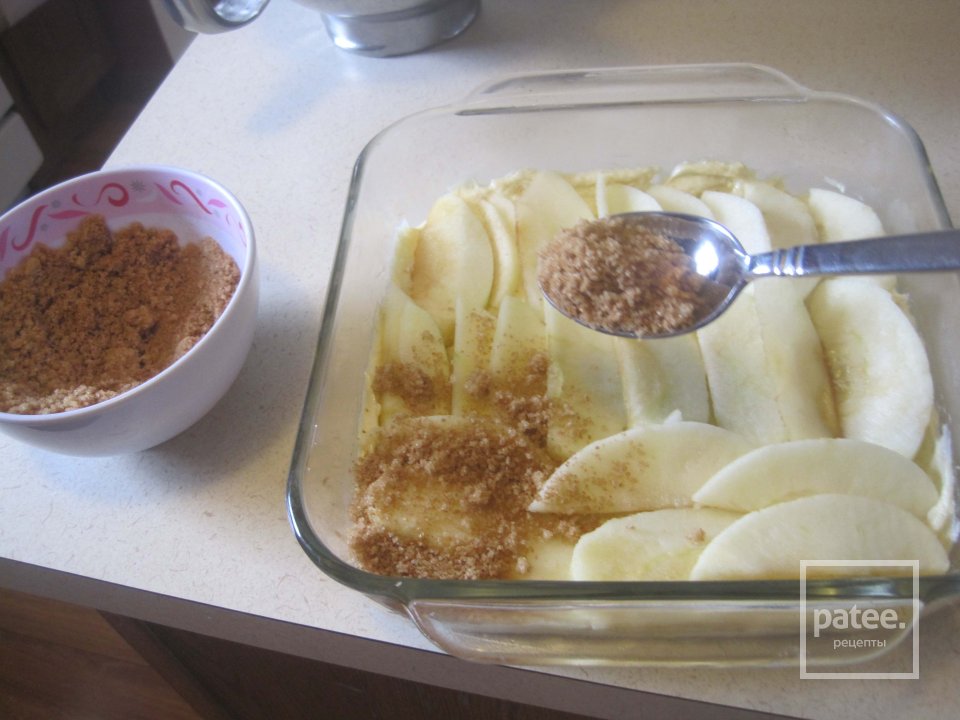 Яблочный пирог с орехами и беконом - Шаг 13