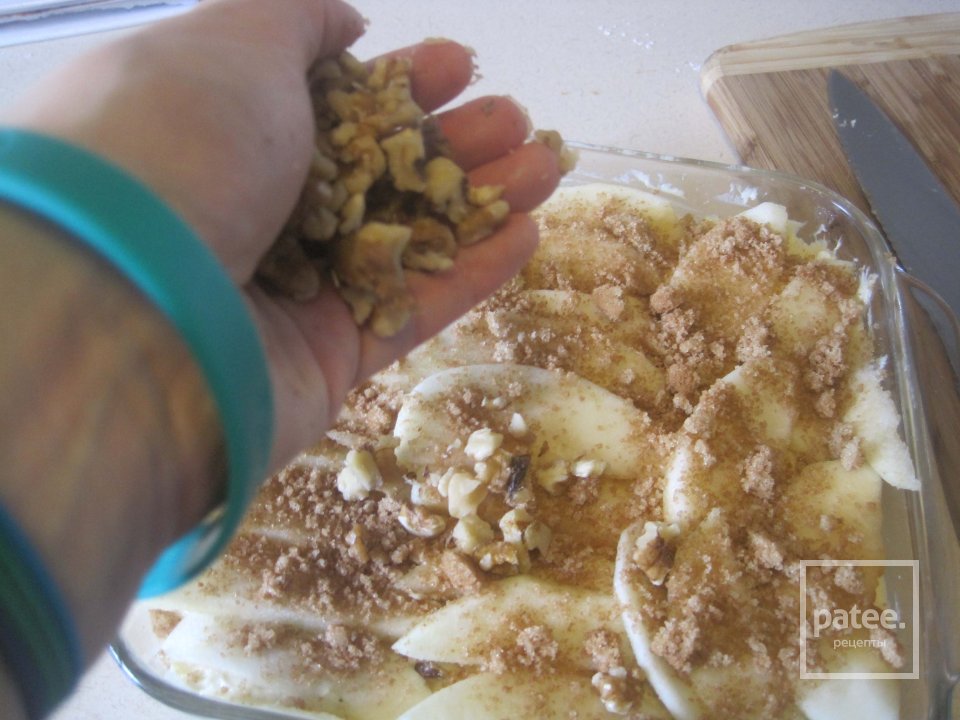 Яблочный пирог с орехами и беконом - Шаг 14