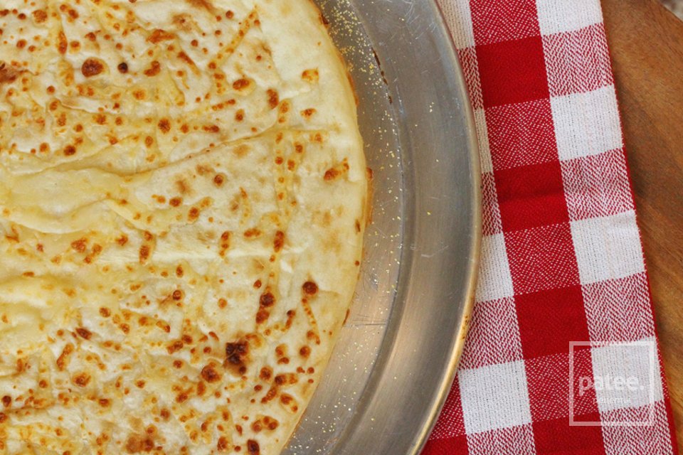 Пицца с колбасой и грибами - Шаг 6