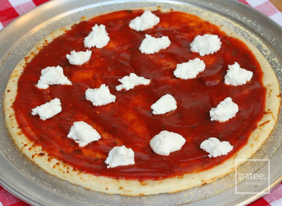 Пицца с колбасой и грибами - Шаг 10