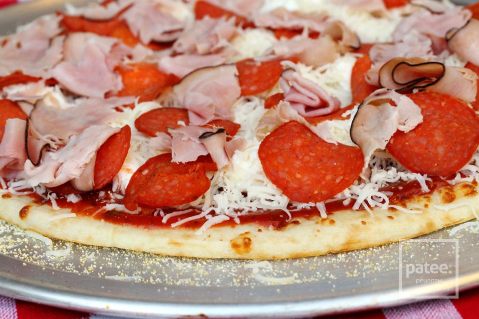 Пицца с колбасой и грибами - Шаг 13