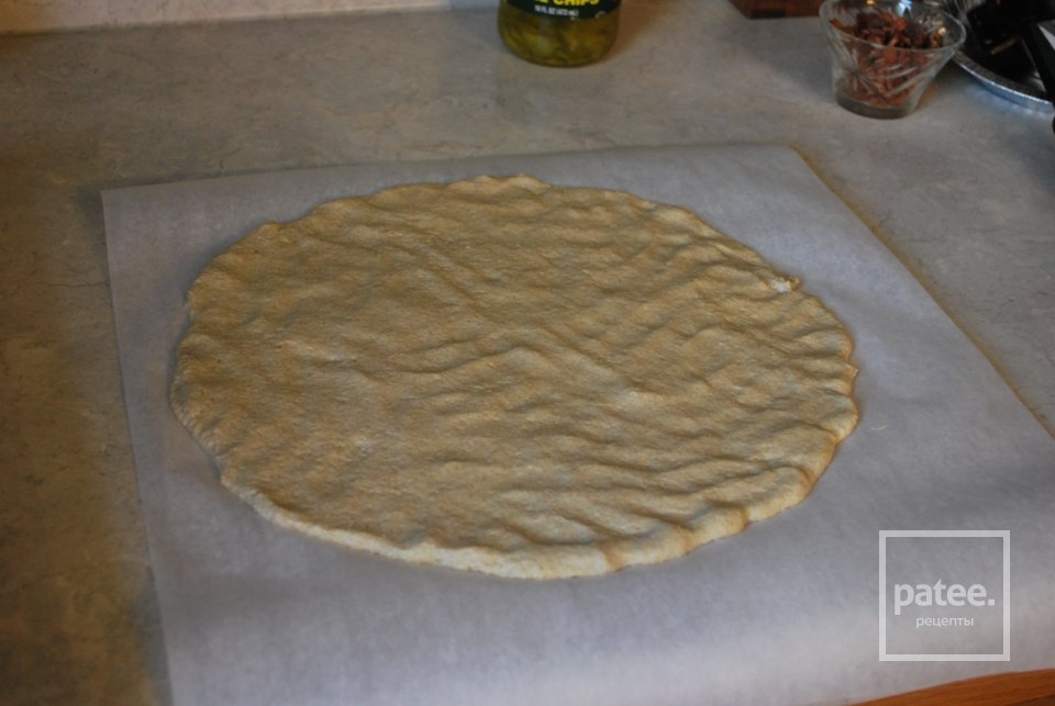 Пицца с беконом и солеными огурцами - Шаг 1