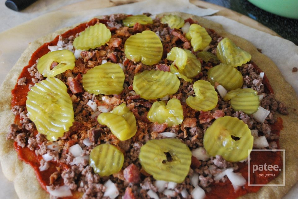 Пицца с беконом и солеными огурцами - Шаг 6