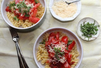 Паста с томатным соусом