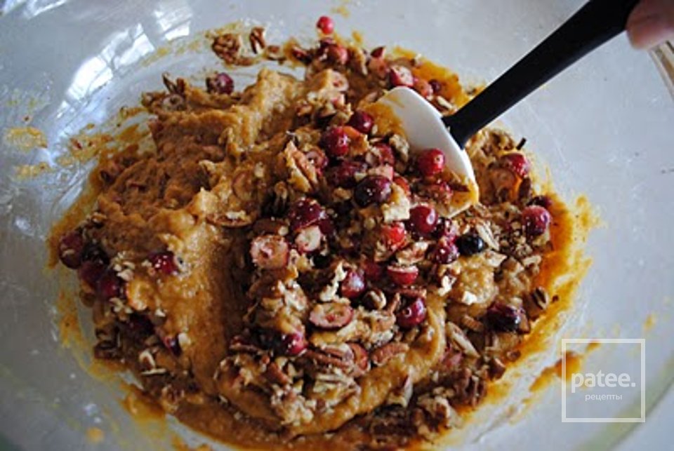 Тыквенные кексы с клюквой - Шаг 10