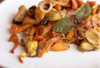 Лисички с морепродуктами