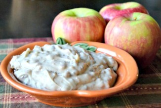 Соус с ирисом и яблоками