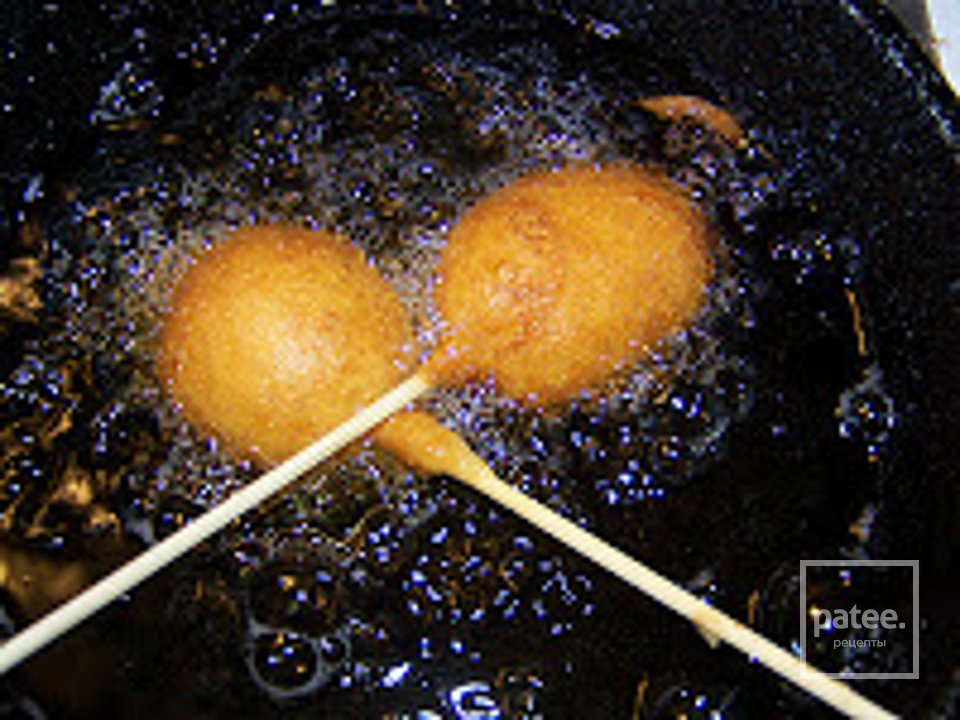 Корн-доги (сосиски в тесте на палочке) - Шаг 8