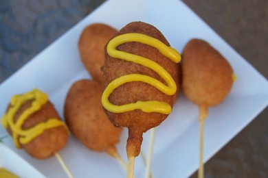 Корн-доги (сосиски в тесте на палочке) - приготовление