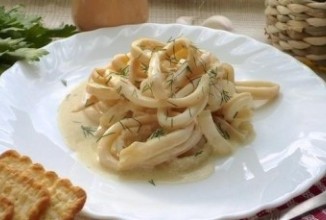 Кальмары в сметанном соусе