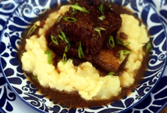 Говяжьи ребрышки в винном соусе