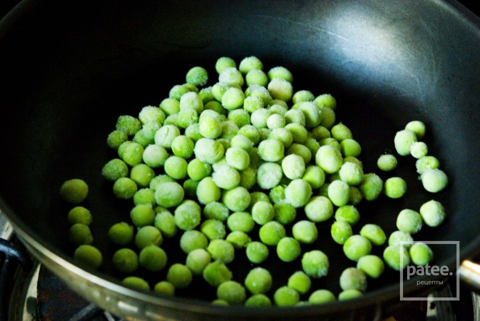 Маффины с горошком и ветчиной - Шаг 1