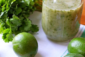 Приправа из уксуса, масла канолы и пряностей