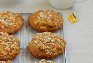 Печенье с финиками и кунжутом