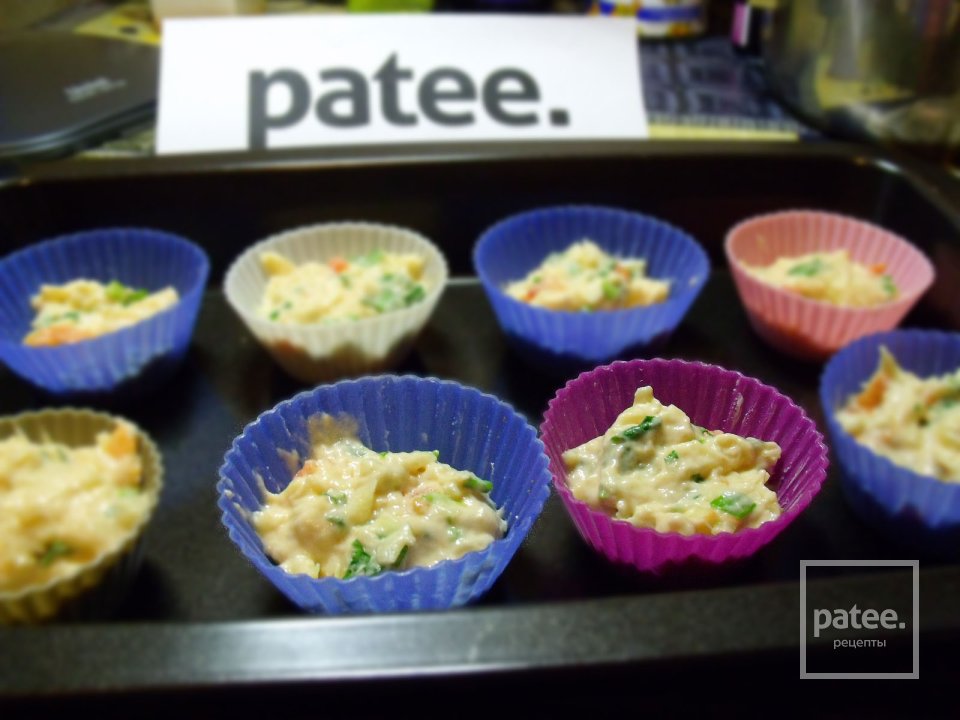 Маффины с сыром,томатом и зеленью - Шаг 7