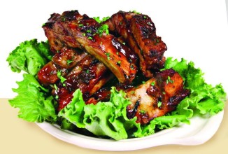 Запеченные свиные ребрышки